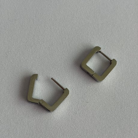 スクエアフープピアス