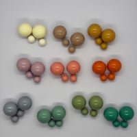 パステルカラー　ボールピアス