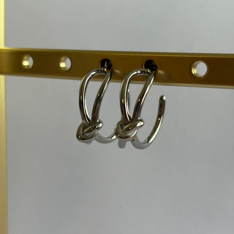 ノット　ピアス