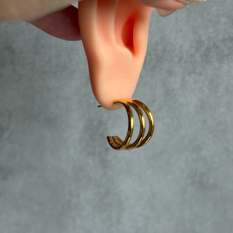 リュンヌトリオ　フープピアス