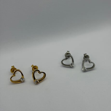プチストーン　ハートピアス