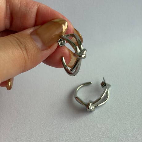 ノット　ピアス