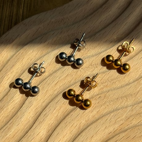 トリプルボールピアス
