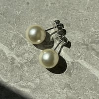 パールホワイトピアス　10mm