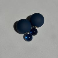 ネイビーブルー　ボールピアス