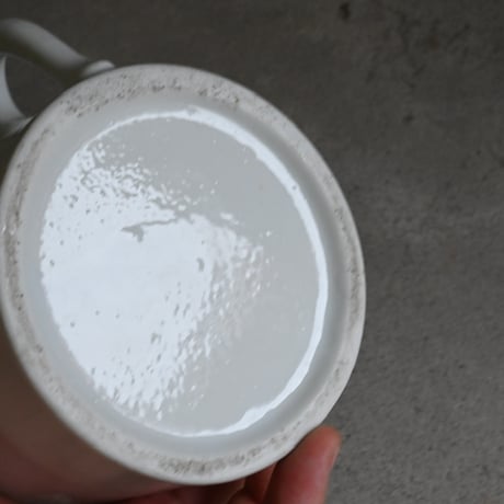 白磁容器