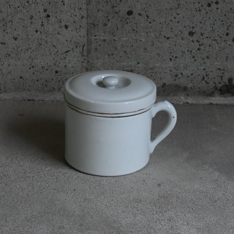 白磁容器