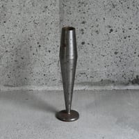 鉄の一輪挿し