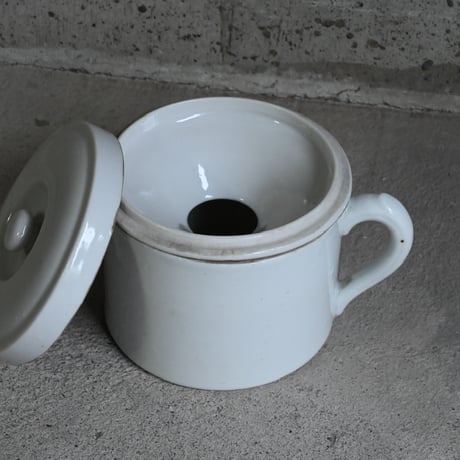 白磁容器