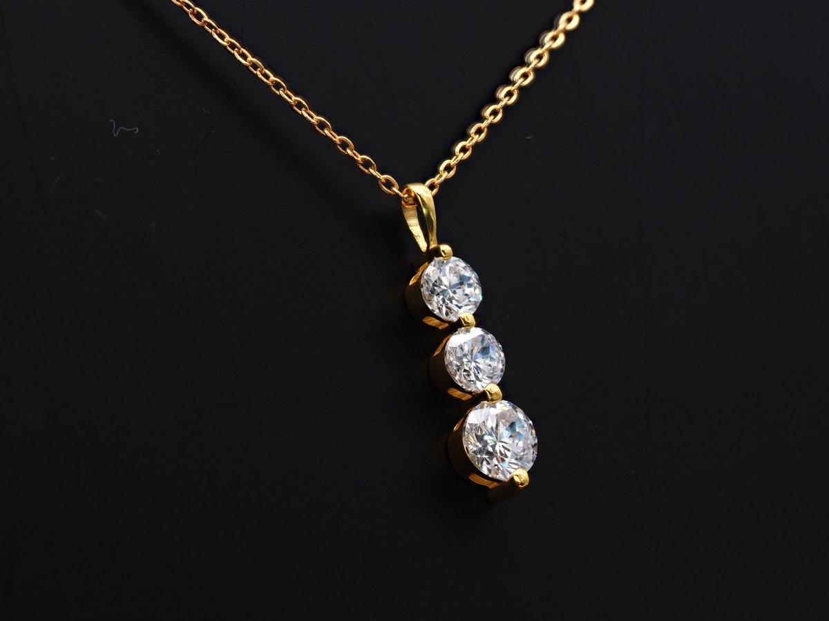 18K ダイヤモンド ネックレス トリロジー 3連 ペンダント 18金 YG