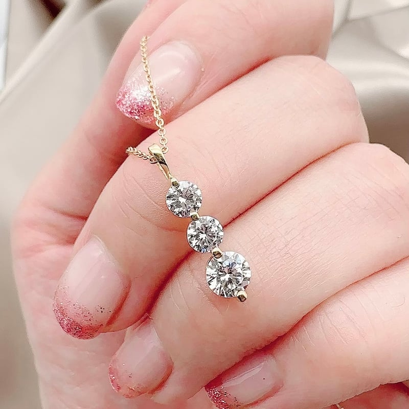 18K ダイヤモンド ネックレス トリロジー 3連 ペンダント 18金 YG
