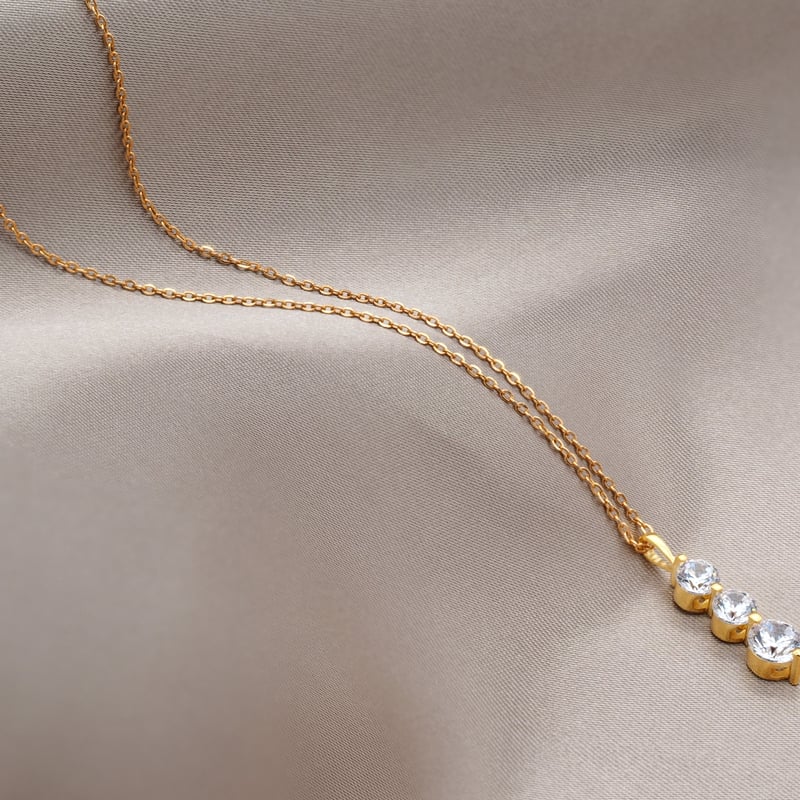 18K ダイヤモンド ネックレス トリロジー 3連 ペンダント 18金 YG