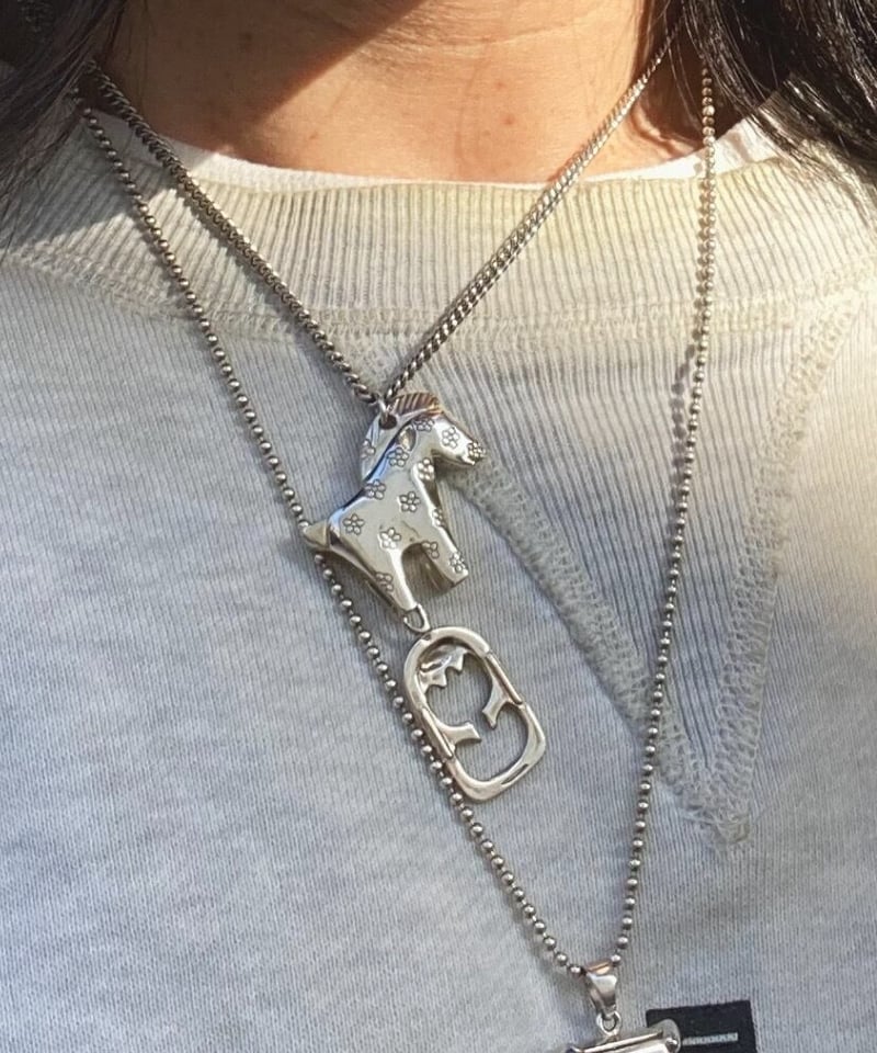 LEO GON'DO [Horse, pull tab and tulip necklace