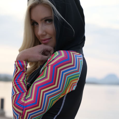 LADIES CUT HOODED RASHGUARD-AZTEC