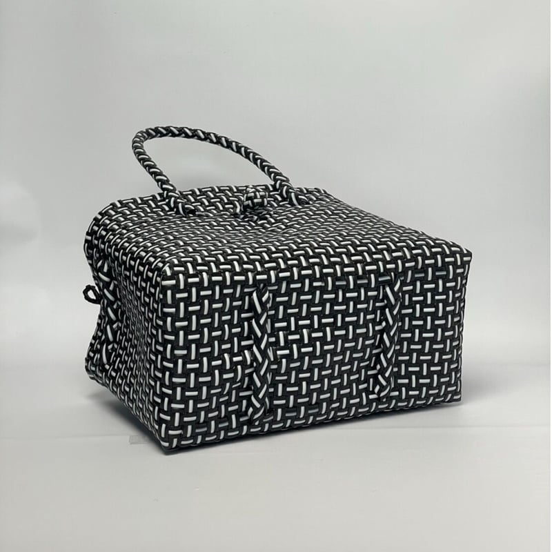 JARI BAG series_AYANA M–black×white【AYM2C-005】