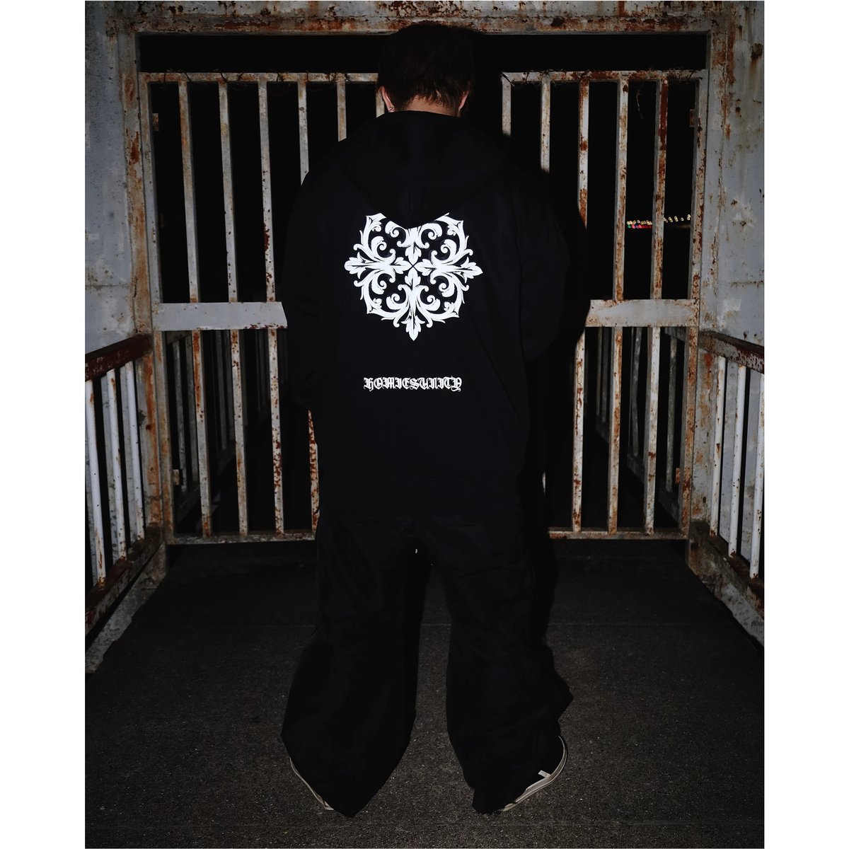 WCCF 全バージョン白黒3000枚位 バラ売り可 ARABESQUE CLOVER white zip hoodie (black) | HO