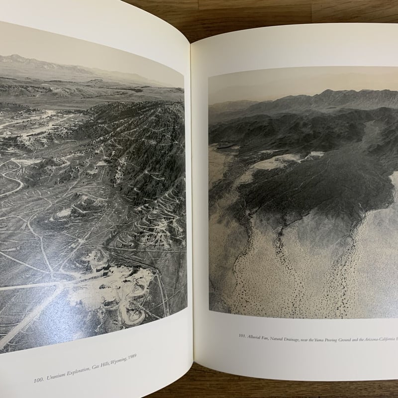 エメット・ゴーウィン　Emmet Gowin Photographs Emmet Gowin | 三日月書店 Mikazuki Books