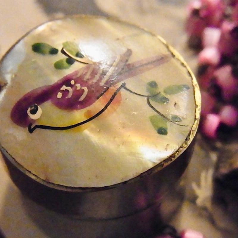 フランス アンティーク ピンク ガラス ミニロザリオ 真鍮 ケース 鳥