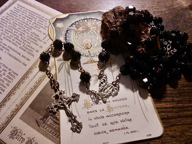 フランス アンティーク 黒 ガラス ロザリオ 聖母マリア メダイ