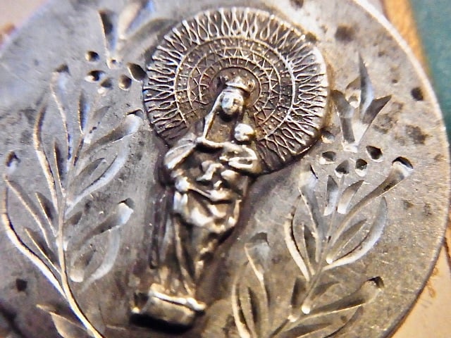 1点ものアンティークキリスト石像/オーバル・メダイ フランス アンティーク クリア ガラス ロザリオ キリスト メダイ