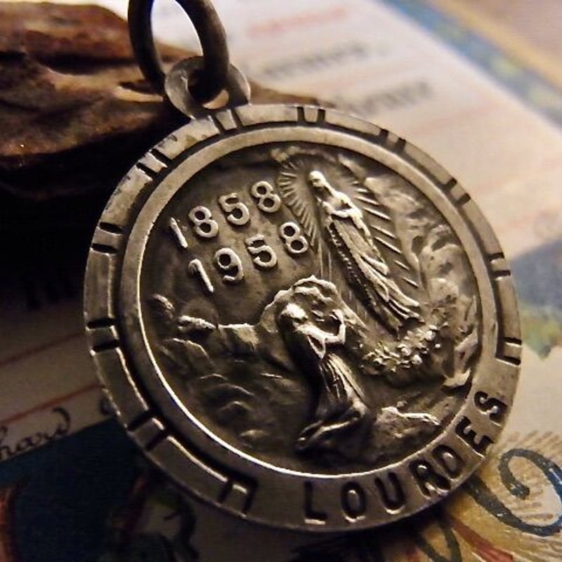フランス ヴィンテージ メダイ ルルドの泉 聖母マリア メダイ 100周年