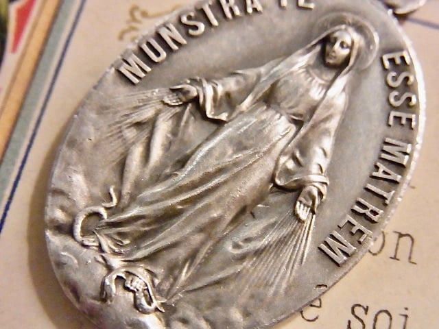 フランス アンティーク マリアの子ら修道院 メダイ メタル | café au