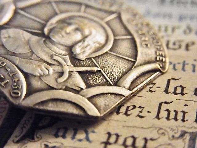 フランス アンティーク ジャンヌダルク ブローチ フランス革命 生誕500