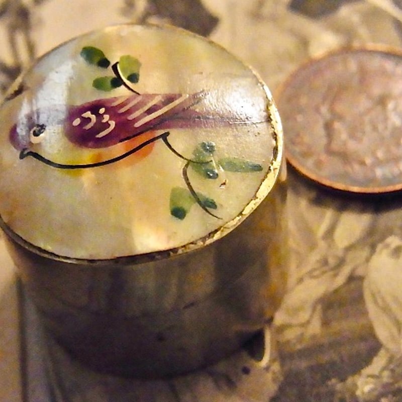 フランス アンティーク ピンク ガラス ミニロザリオ 真鍮 ケース 鳥