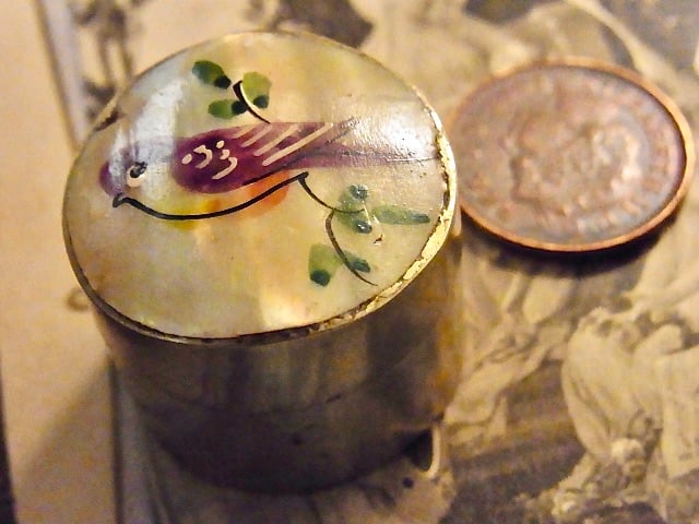 フランス アンティーク ピンク ガラス ミニロザリオ 真鍮 ケース 鳥