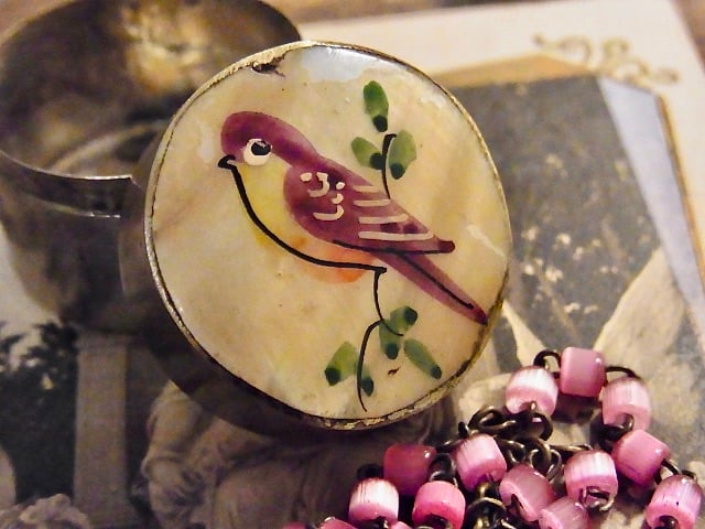 フランス アンティーク ピンク ガラス ミニロザリオ 真鍮 ケース 鳥