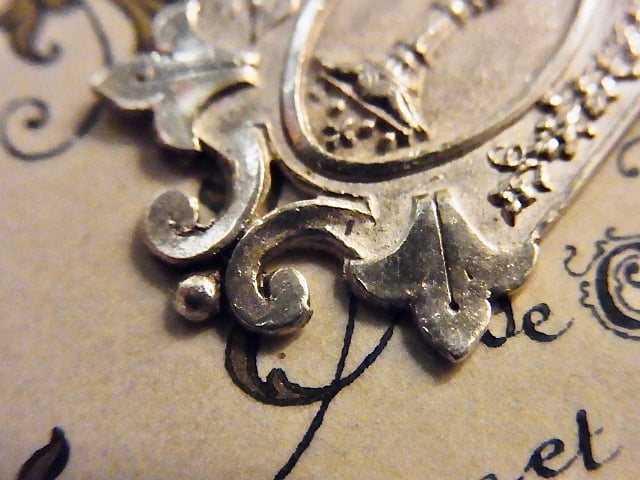 フランス アンティーク 聖杯とホスチアのメダイ シルバー800 銀