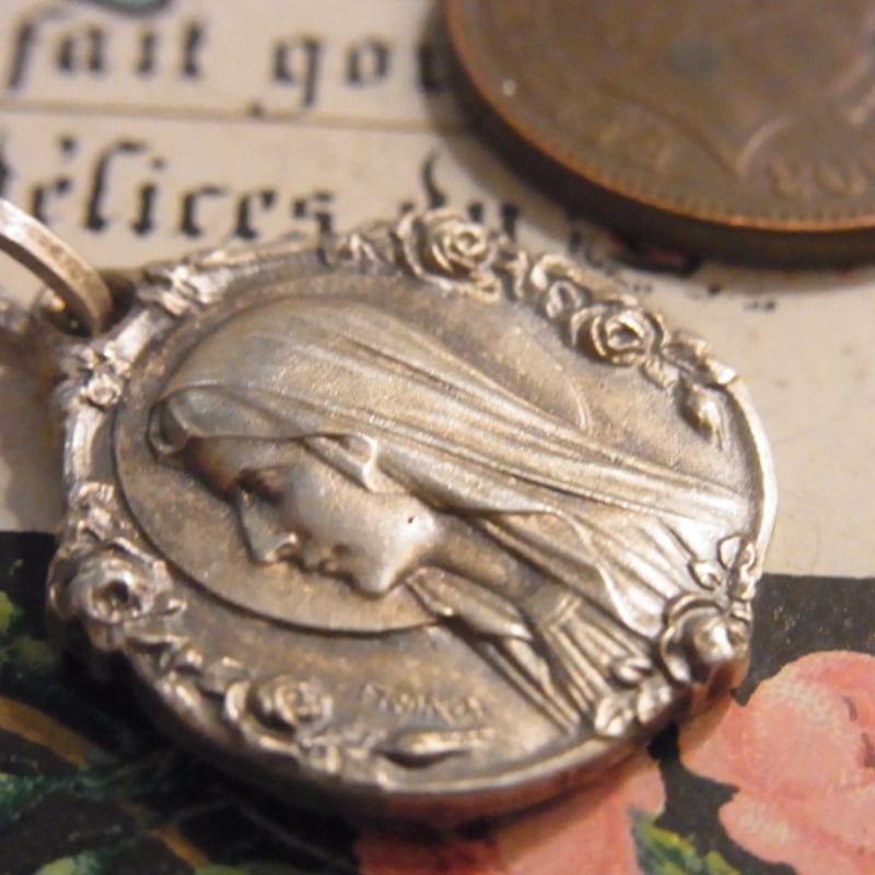 フランス アンティーク メダイ ルルドの泉 聖母マリア 薔薇 ローズ