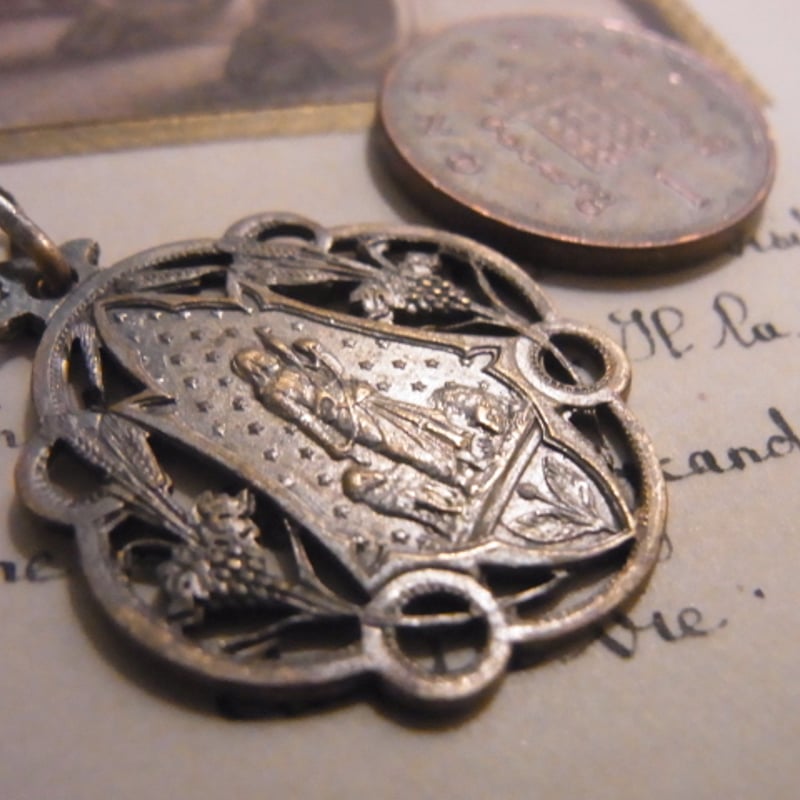 フランス アンティーク 聖ジュヌヴィエーヴ メダイ パリ 守護聖人 羊