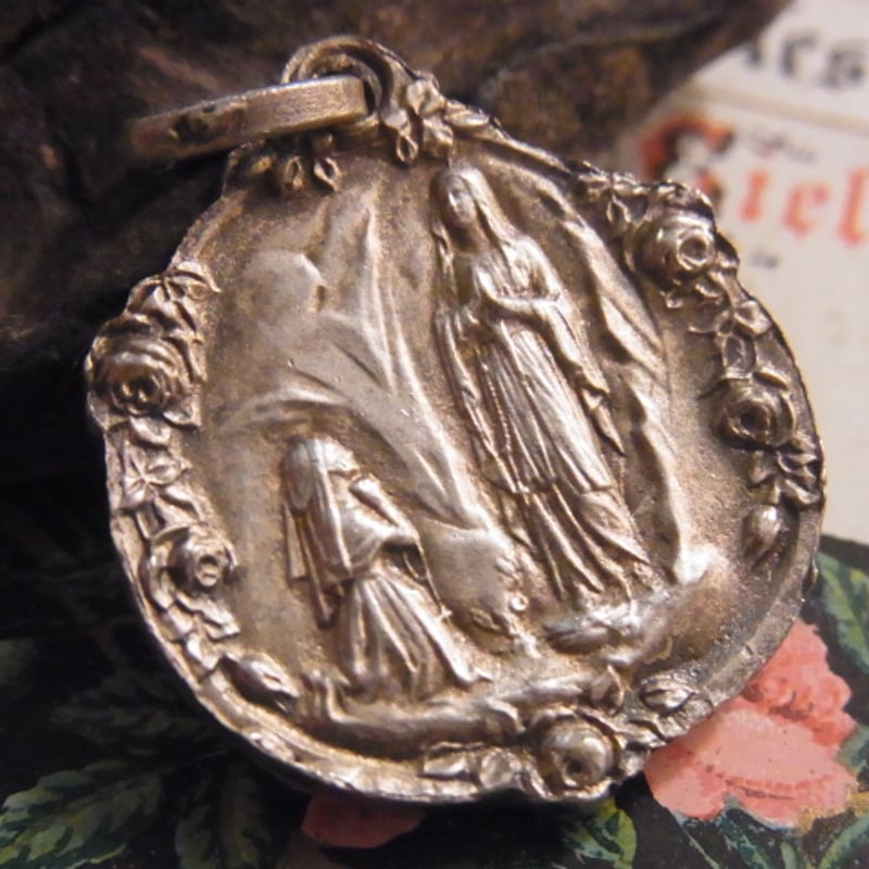 フランス アンティーク メダイ ルルドの泉 聖母マリア 薔薇 ローズ