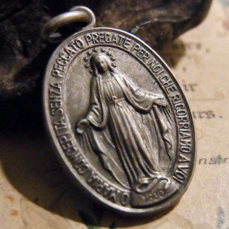 透かしフレームの不思議のメダイ ヴィンテージ SILVER 銀925 透かし