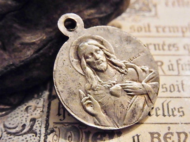 フランスアンティーク　ノートルダム　リエスの聖母　スタンド￼祭壇　写真立て　真鍮 フランスアンティーク ノートルダム リエスの聖母 スタンド