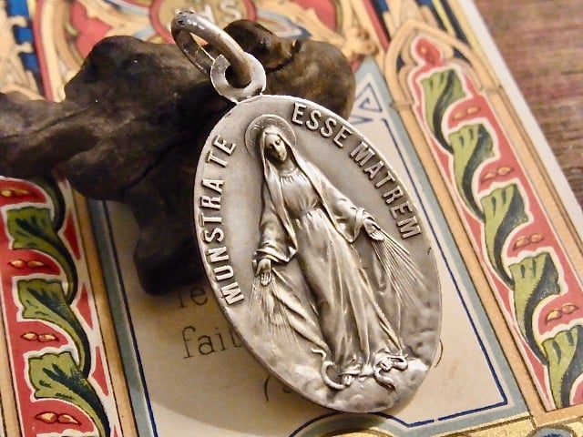 フランス アンティーク マリアの子ら修道院 メダイ メタル | café au