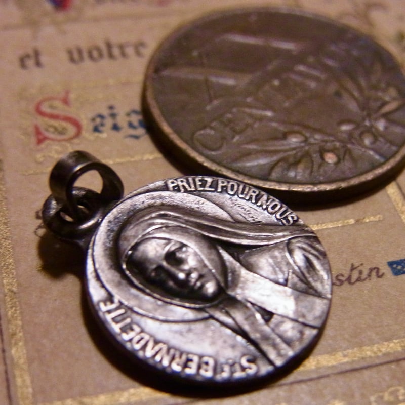 フランス アンティーク 聖ベルナデット メダイ ルルドの泉 Tschudin