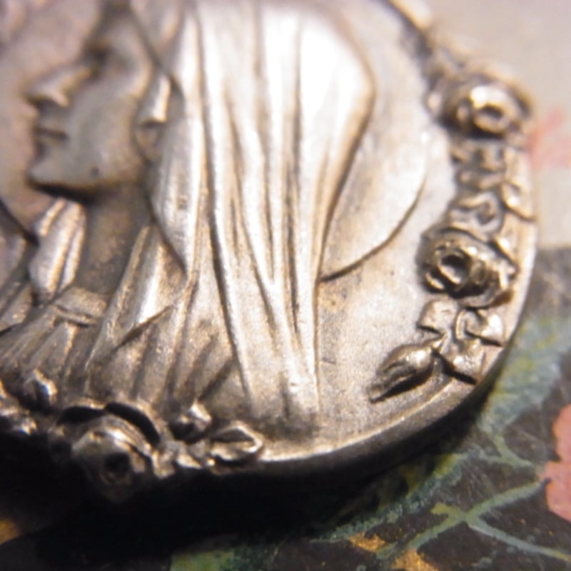 フランス アンティーク メダイ ルルドの泉 聖母マリア 薔薇 ローズ