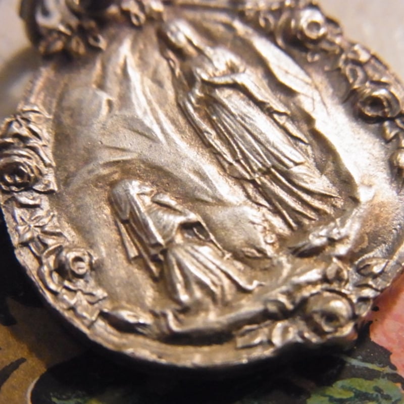 フランス アンティーク メダイ ルルドの泉 聖母マリア 薔薇 ローズ