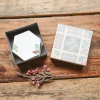 箱の中のカタチシリーズ | 古いタイルの花