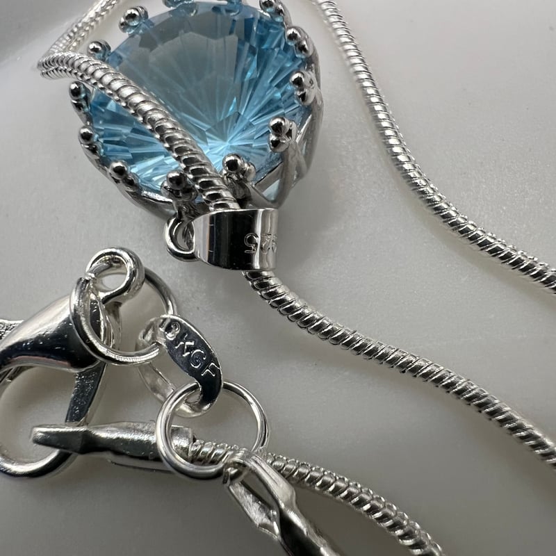 天然石 スカイブルートパーズ 菊花カット(特殊カット