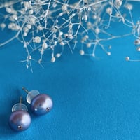 淡水パールピアス（ブルーベリー1粒タイプ）