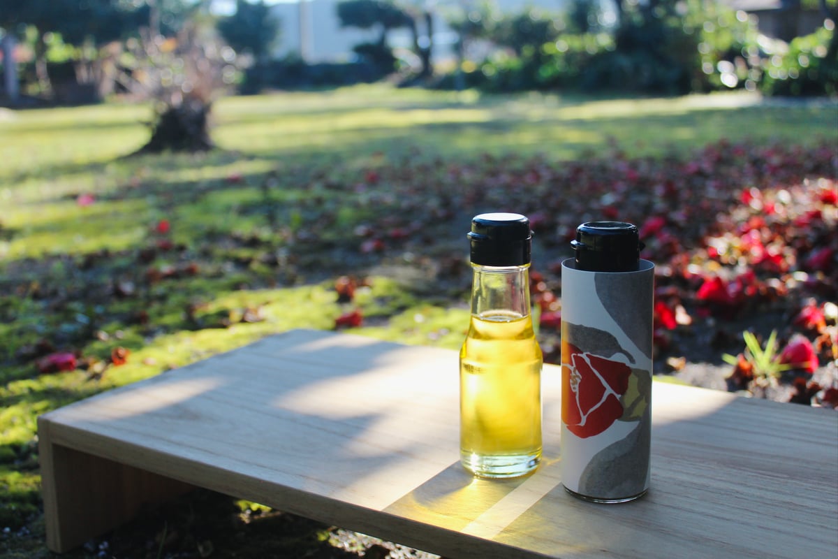 薩摩硫黄島 初搾り椿油 | いおう椿