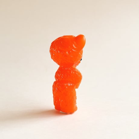 東ドイツ　プラスチック　ビールクマ　くま　オレンジ色　フィギュア