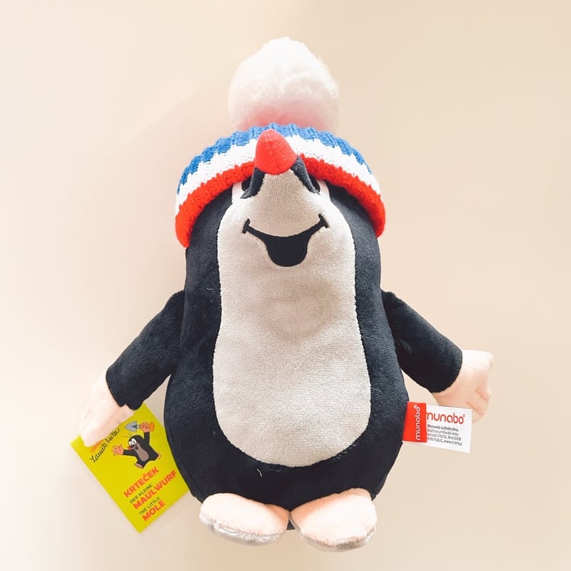 チェコ 現行品 モグラのクルテク ぬいぐるみ 毛糸の帽子 高さ25cm
