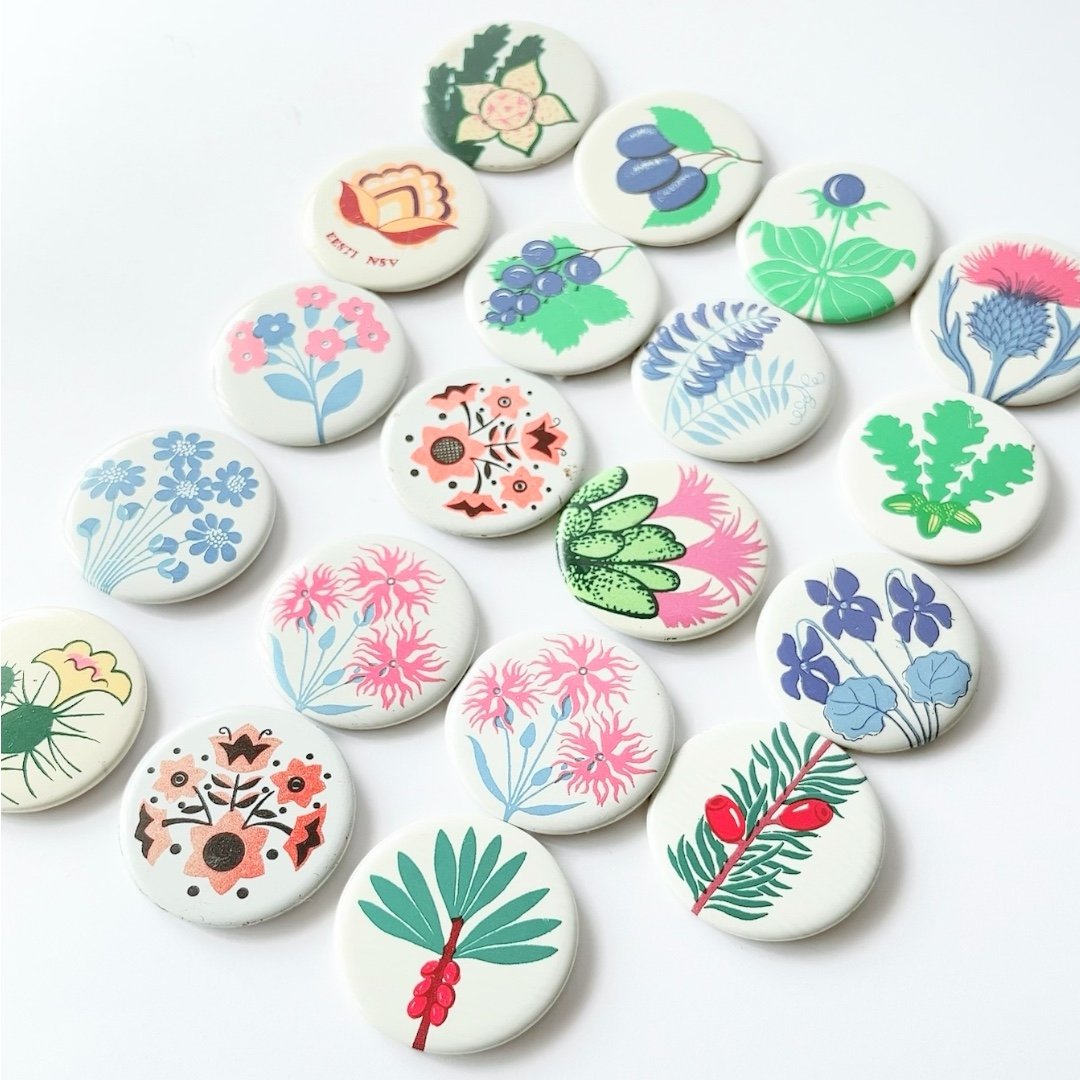 ソビエト 缶バッジ - Ornament, Blüten, blauer Hintergrun