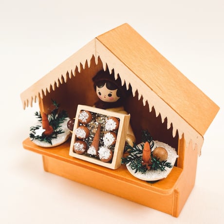 ドイツ　ザイフェン　人形　クリスマスツリーの飾りの小屋　Christbaumschmuck　木製