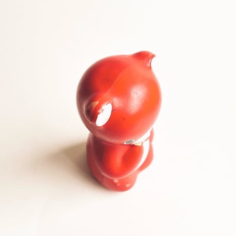 チェコ　ニクロヴァー　ソフビ人形　クマ　赤色　1970年代　高さ10.5cm