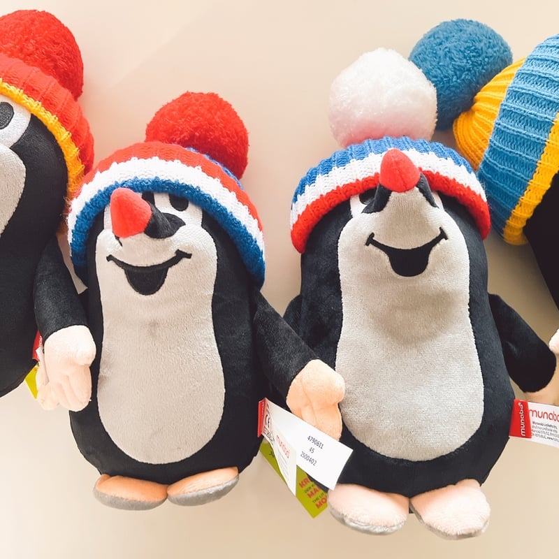 チェコ 現行品 モグラのクルテク ぬいぐるみ 毛糸の帽子 高さ25cm